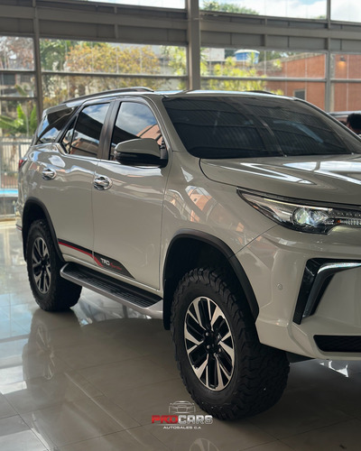 Toyota Fortuner Sr5