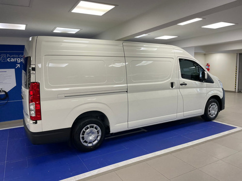 Toyota Hiace HIACE Furgon L2H2 2.8 TDI 6AT 3A 5P