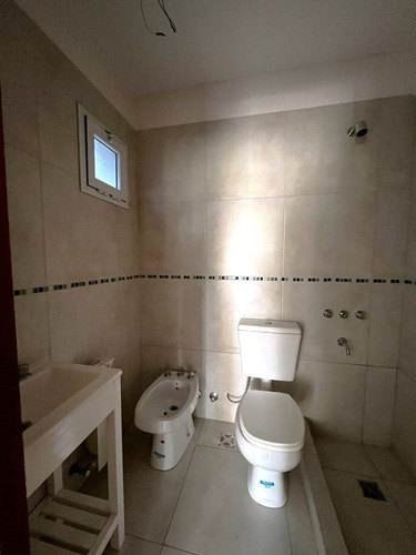 Venta Dpto / Dúplex 1 Dorm Divisible 2 Dorm- Balcón. Quincho Y Parrilla- Av 32 E/4 Y 5-la Plata
