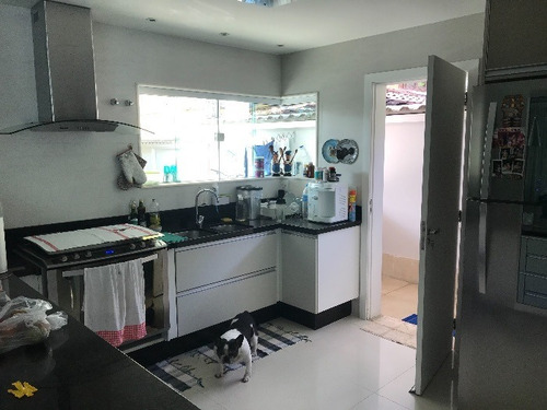 Casa De Condomínio À Venda Na Rua Bela Floresta, Vargem Pequena, Rio De Janeiro - Rj - Liv-11660