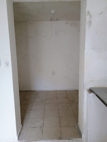 Casa Simples, 2 Dorm., Independente, A 700 Metros Do Metrô Jabaquara. Aluguel 850 Reais