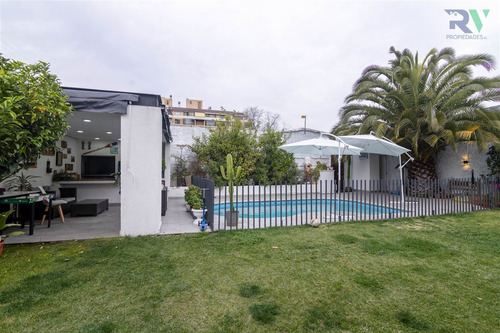 Preciosa Casa En Venta De 4 Dormitorios