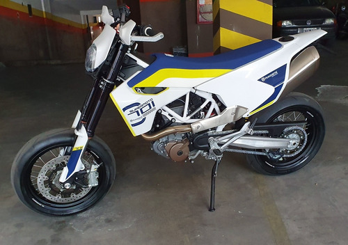 Husqvarna 701 Supermoto