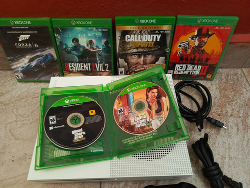 Consola Xbox One S 1 Tb + 2 Controles Y 6 Juegos Físicos Blanco (Usado)