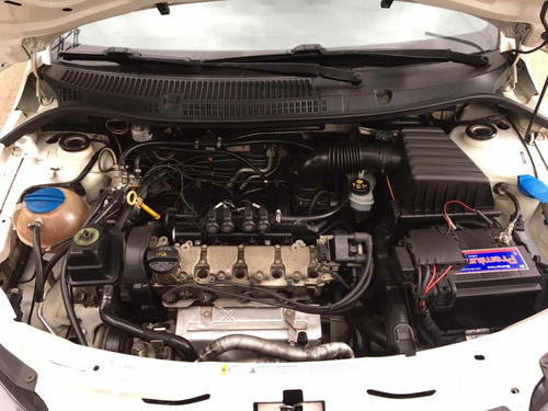 Volkswagen Voyage 1.6 Trenline 101cv 2016