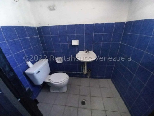Imagen 14 de 30 de Local Comercial En Alquiler Zona Centro, Cerca Avenida Venezuela, Tres Baños, Oficinas,300 Metros2, Contacto 0424-5620928. Flex 22-15582 Z09