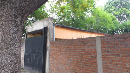 Casa En Venta - 2 Dormitorios 1 Baño - Patio - 370 Mts2 - Burzaco