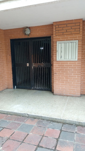 Imagen 2 de 15 de Apartamento, Urb. Menca De Leoni Bloque 60,