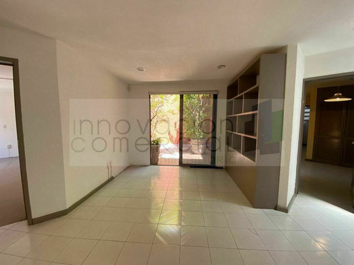 Jurica, Casa De Un Nivel En Venta Con Terraza, Jacuzzi Y Más
