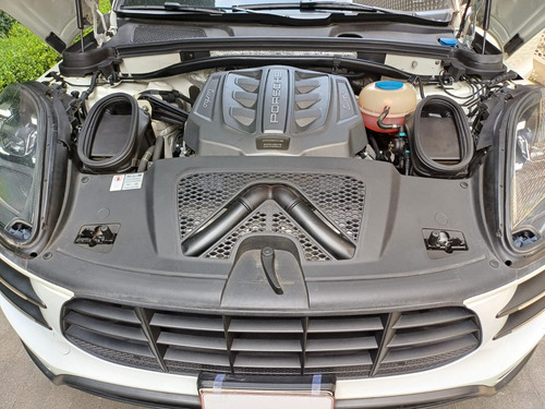 Porsche Macan 3.7 Turbo Performance Package At