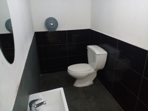 Casa En Venta De 6 Dorm. En Recoleta