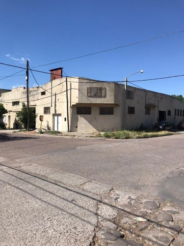 Imagen 4 de 23 de Casa, Galpones Y Oficina S/cuatro Lotes, Bº San Martin Bahía Blanca U$s 240000