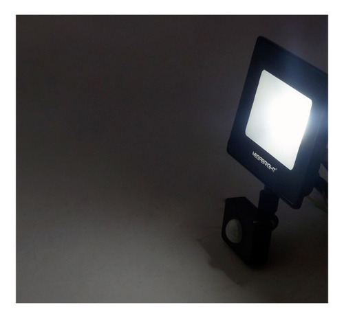 Foco Led Exterior Con Sensor De Movimiento 20w Luz Fria Sec