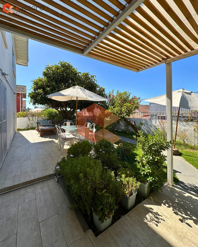 Casa En Venta Sector Las Rosas, Viña Del Mar, 4d 3b 2e