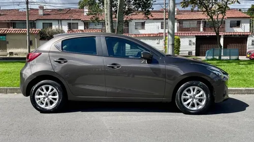 Mazda 2 Automatico