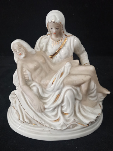 Figura Religiosa  La Piedad  Porcelana Monti Piero 