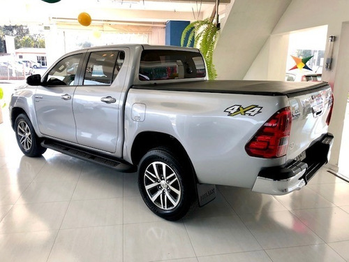 Imagem 4 de 15 de Toyota Hilux Srv 2.7 4x4 Automatico