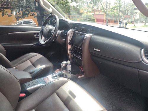 Imagem 11 de 13 de Hilux Sw4 7l Srx 2.8 Tdi 4x4 Couro Rodas U.dona Nova = 0k