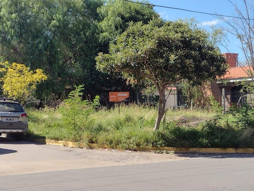 Imagen 2 de 3 de Lote En Esquina Comercial! A Metros Del Casco Histórico!