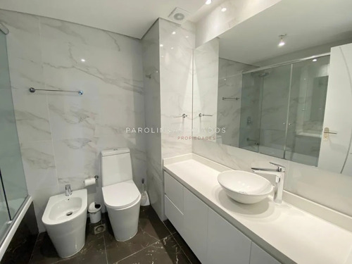 Apartamento De 3 Dormitorios En Venta En Miami Boulevard, Punta Del Este.