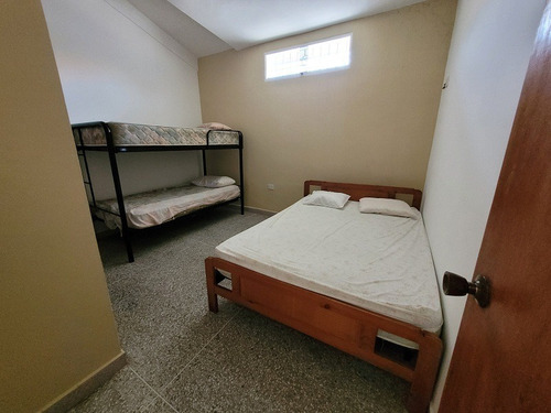 Imagen 5 de 11 de Amplia Y Practica Casa Ubicada En El Casco Historico De La Asuncion