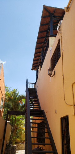 Imagen 11 de 14 de Vendo Casa Amplia En Los Colegios , Santiago