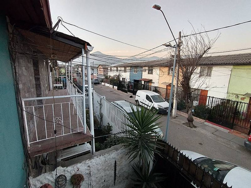 Casa De 2 Pisos Con 3d/2b. Privilegiada Ubicación