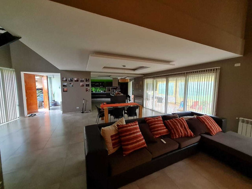 Siete Soles Espectacular Casa 320m2 Cub.