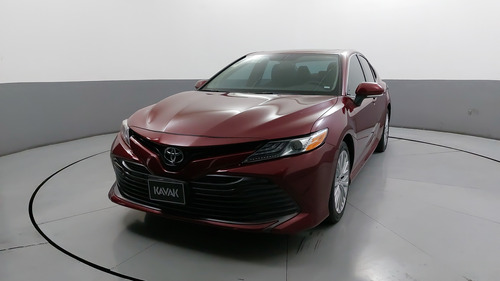 Toyota Camry 2.5 XLE AUTO