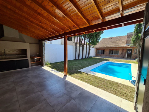 Imagen 15 de 17 de Espectacular Chalet Reciclado A Nuevo .....!