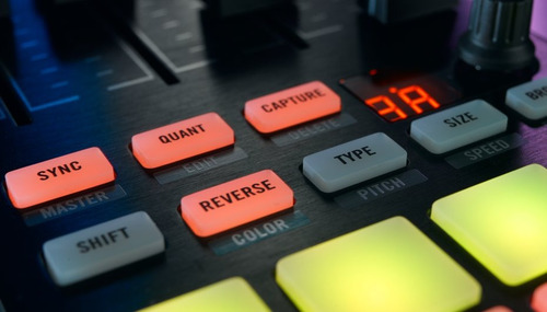 Controlador Native Instruments Traktor Kontrol F1