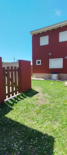 Casa En Venta - 3 Dormitorios 2 Baños - 300mts2 - Santa Clara Del Mar