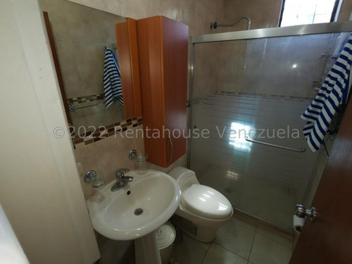 Imagen 18 de 28 de Hermoso Th De Esquina, Con Acabados De Primera. Comodas Habitaciones Con Closet, Hermosa Cocina Completamente Equipada, Amplio Patio Con Caney, 3 Puestos De Estacionamiento Techados