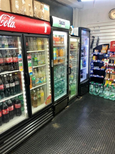 Imagen 3 de 6 de Venta De Llave, Importante Kiosco En Lo Mejor De Pocitos