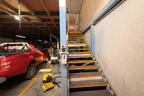 Bodega Con Estacionamiento Y Oficina