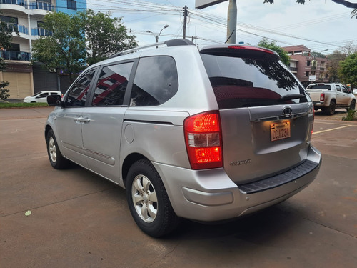 Confort Y Eficiencia Excelente Estado Auto Kia Carnival 2009