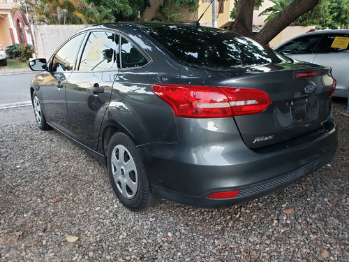 Imagen 5 de 8 de Ford Focus 2016 Gris
