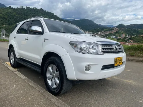 Toyota Fortuner 3.0 Sr5