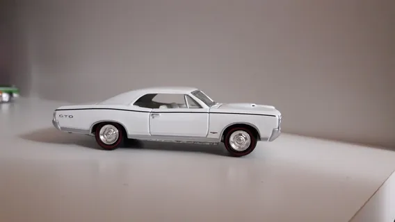 auto de los cazafantasmas juguete Johnny Lightning Pontiac Gto Ruedas De Goma 1 64