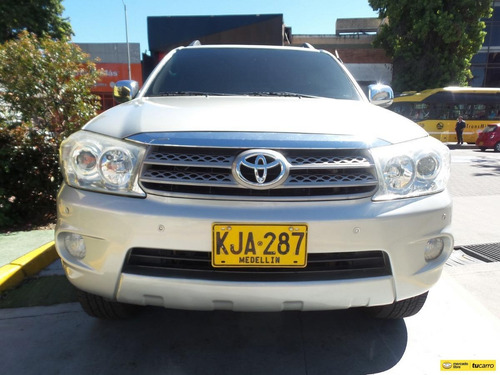 Imagen 2 de 25 de Toyota Fortuner Sr5 Urbana