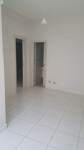 Apartamento À Venda Na Rua Rio De Janeiro, Centro, Belo Horizonte - Mg - Liv-8868