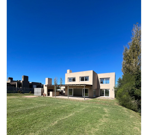 Alquiler Moderna Casa En La Tahona