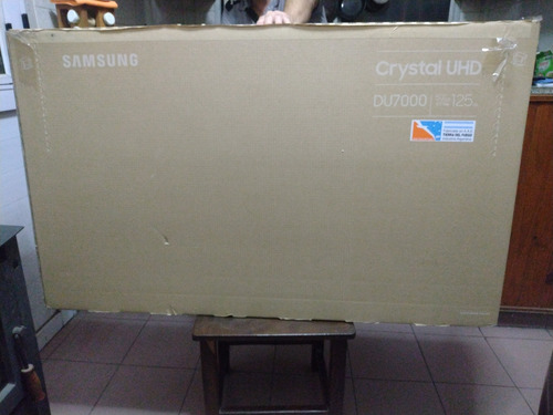 Caja De Cartón Vacío Smart Tv Samsung 50 Du7000 Beige (Usado)