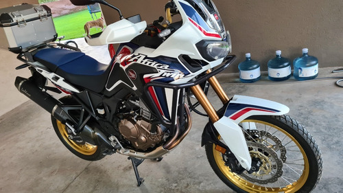 Imagen 3 de 13 de Honda Crf 1000l Africa Twin Manual Con Accesorios