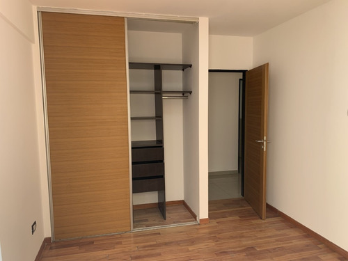 Dpto 2 Amb. 1º Piso Contrafrente Con Cochera Cub. Y Patio De 50m2 Excelente Zona Y Propiedad