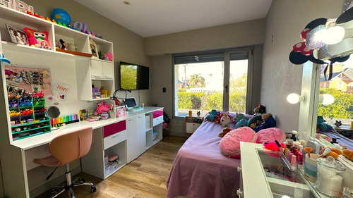 Venta/ Permuta Casa 4 Dormis Y Comodín En Funes Hills San Marino