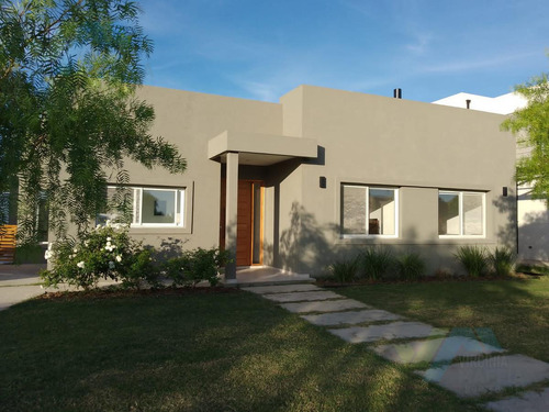 Venta Y Alquiler De Casa En Santa Emilia