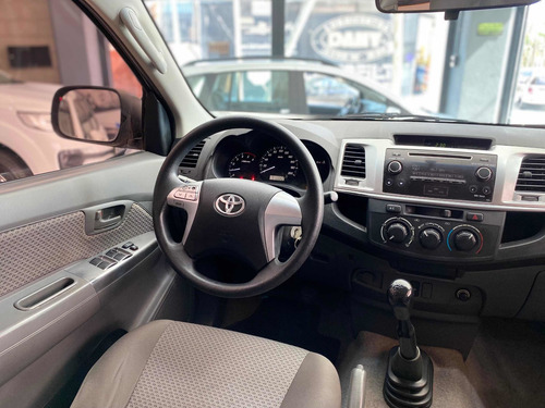 Imagen 12 de 14 de Toyota Hilux 2014 2.5 Cd Dx Pack 120cv 4x2
