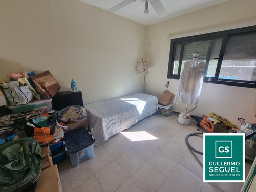 Casa En Venta De 4 Dormitorios + Escritorio Con Tremenda Vista Country 4 Hojas