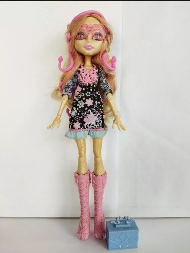 Monster High Frankie Viperine Gorgon Hauntlywood Basica (Usado)